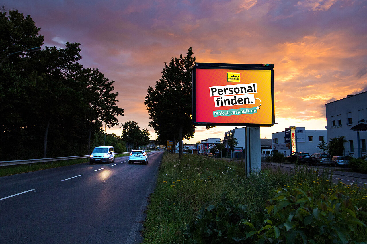 plakat-verkauft.de_koblenz_personal-finden 9 Quadratmeter Großplakat an Hauptverkehrsstraße mit Plakatmotiv: Personal finden. Plakat-verkauft.de