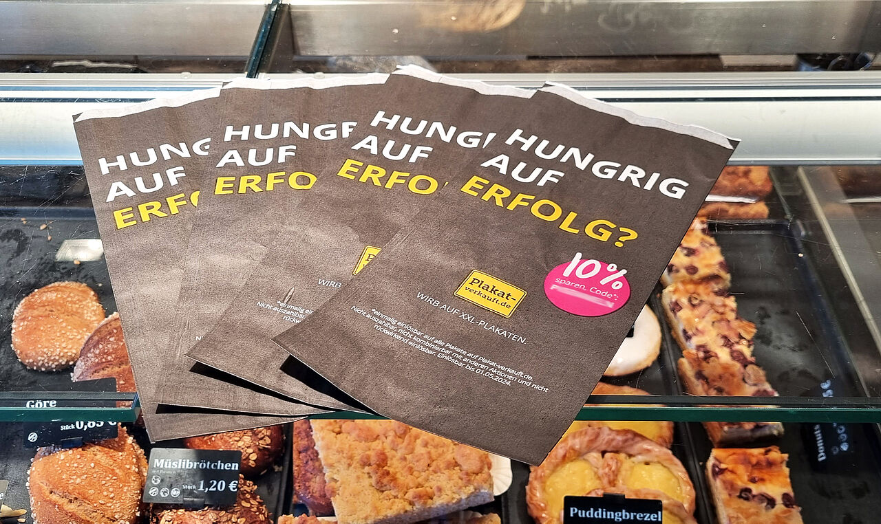 Wer „Erfolg“ serviert, bleibt im Gedächtnis – smarte Werbefläche auf Brötchentüten