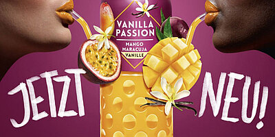 Plakatmotiv der Marke granini mit zwei Frauen und der Getränkesorte „Vanilla Passion“ mit Mango, Maracuja und Vanille sowie dem Hinweis „Jetzt neu“.