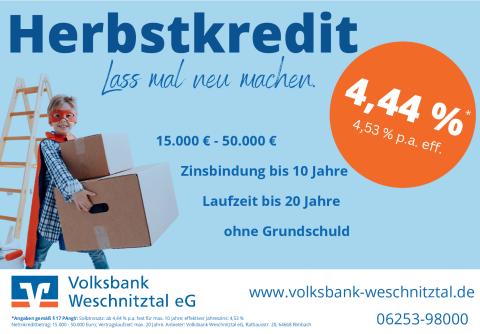 plakat-verkauft.de_banken_volksbank-weschnitztal Plakatmotiv der Volksbank Weschnitztal mit Werbung für einen Herbstkredit. Kind mit Karton, Zinssatz 4,44 % und Hinweise auf flexible Kreditbedingungen.